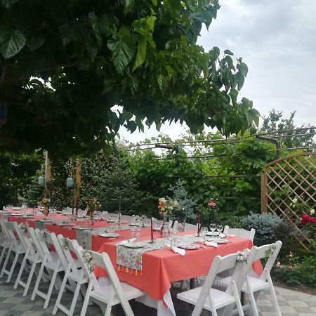 Hotel My Garden Tiflis Exterior foto