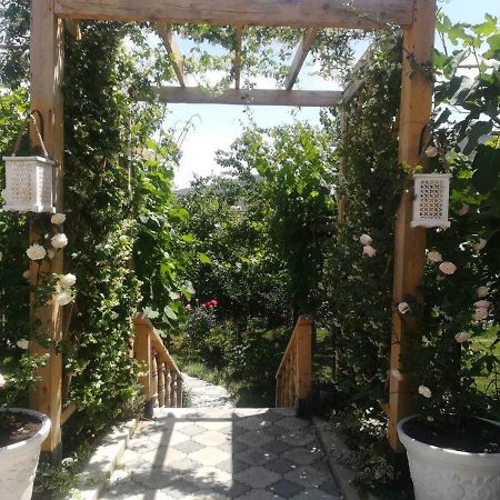 Hotel My Garden Tiflis Exterior foto